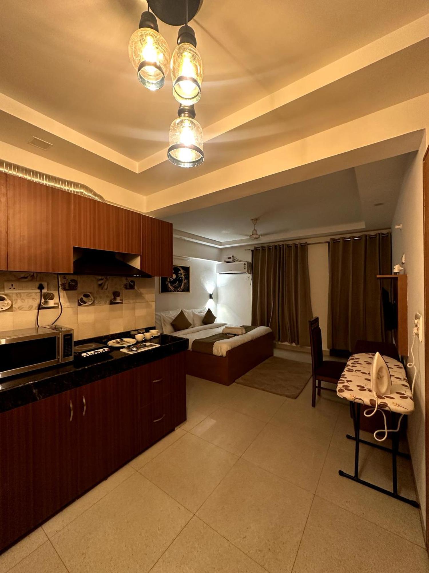 Aura Luxury Studio I Couple Friendly I Near Golf Course Road, Sector 57, Gurgáon Kültér fotó