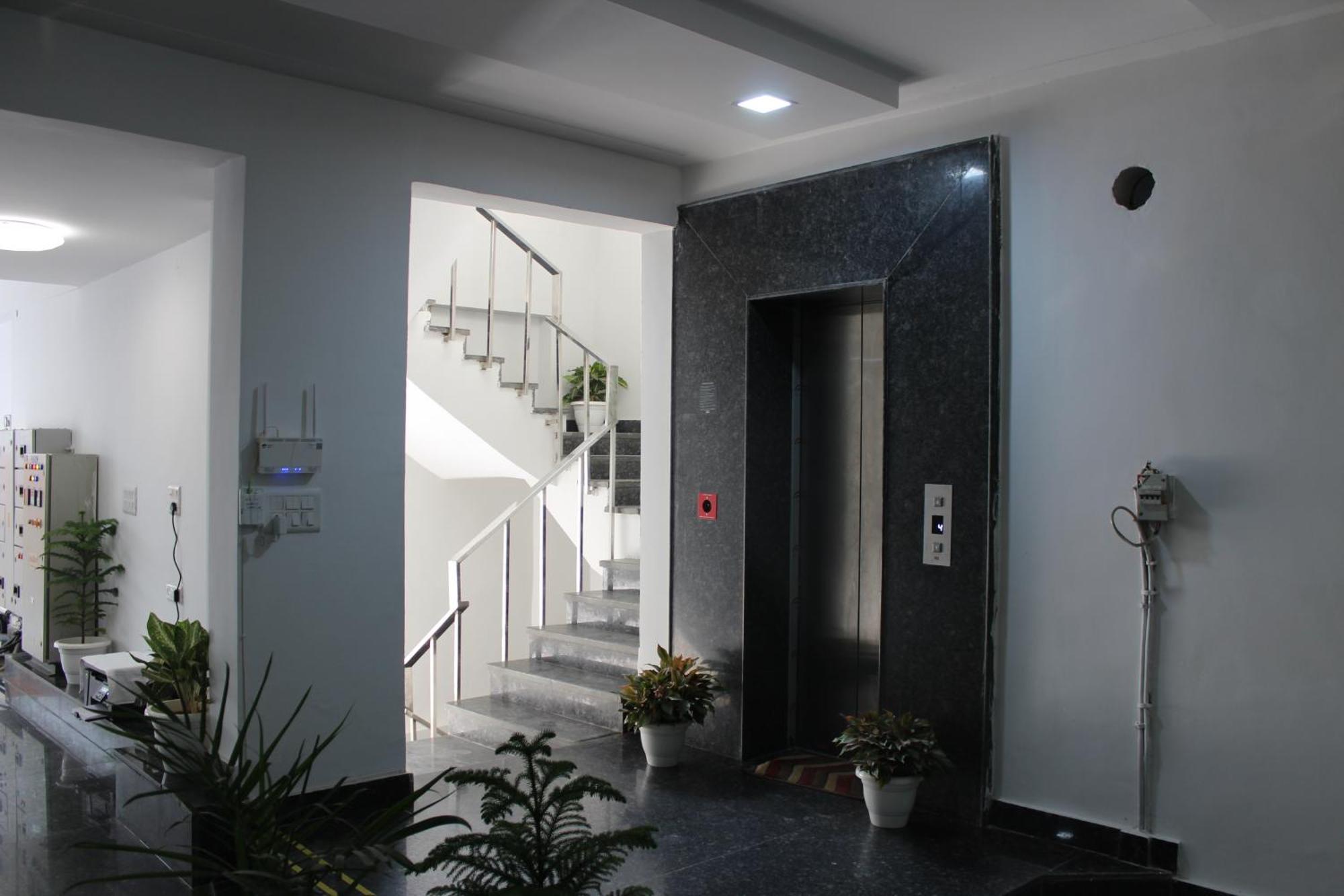 Aura Luxury Studio I Couple Friendly I Near Golf Course Road, Sector 57, Gurgáon Kültér fotó