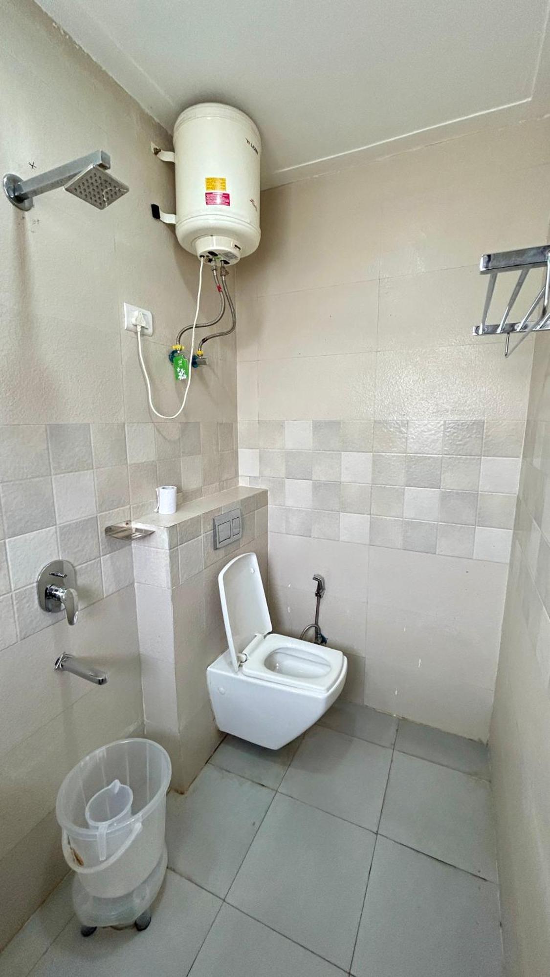 Aura Luxury Studio I Couple Friendly I Near Golf Course Road, Sector 57, Gurgáon Kültér fotó